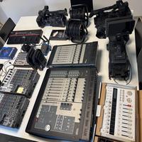 Attrezzatura varia telecamere mixer ecc