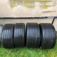 Gomme sportive 235/30 21 e 265/35 20