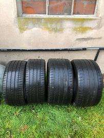 Gomme sportive 235/30 21 e 265/35 20