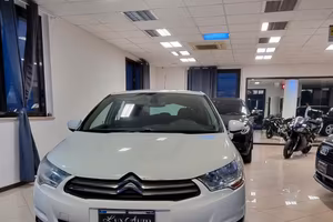LUX AUTO PROPONE CITROEN C4 IN BUONO STATO