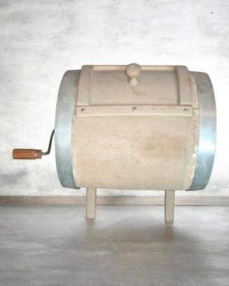 Antica zangola a manovella anni '50 ,taverna