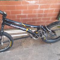 Bici trial  monty