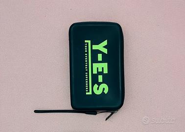 Pochette Yes Zee