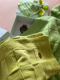 Completi, cappellini, vestiti per bambini e altro