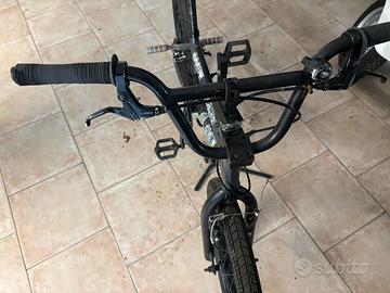 Bicicletta BMX - eta’ 8/12 anni