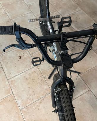 Bicicletta BMX - eta’ 8/12 anni