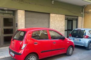 Via Sernia: locale con cantinato