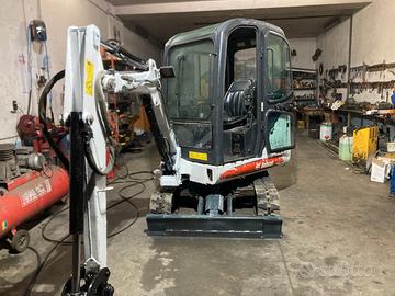 Miniescavatore bobcat 323