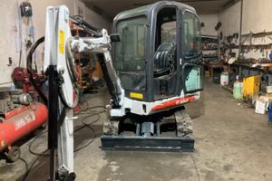 Miniescavatore bobcat 323
