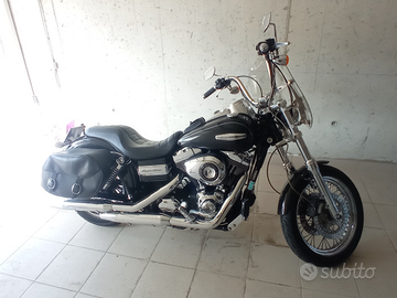 Harley Davidson dyna super glad custom 2010