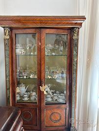 Vetrina stile Impero fine 800