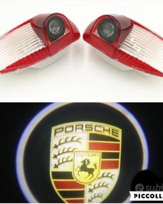 Proiettori Porsche logo LED sottoporta L cortesia