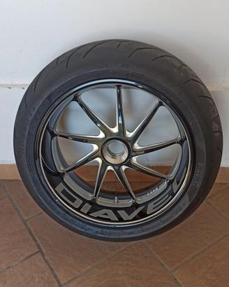 cerchio e gomma 240 Ducati Diavel