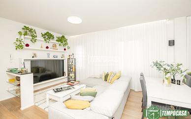 QUADRILOCALE RISTRUTTURATO CON DOPPI SERVIZI IN CE