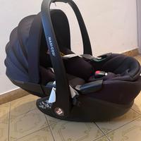 Ovetto e base Isofix Maxi-Cosi