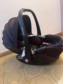 Ovetto e base Isofix Maxi-Cosi