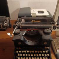 Macchina scrivere. Olivetti