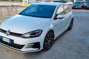Volkswagen Golf GTI Golf GTI Performance 2.0 245 C