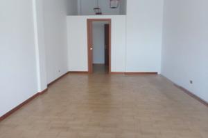 Negozio a Paese (TV) - Via della Resistenza