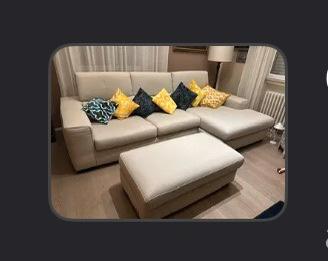 Divano con chaise longue  e pouf