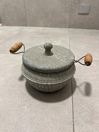 Pentola in steatite