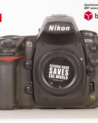 Nikon D700 + MB-D10