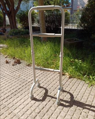 Ausilio per alzarsi per anziani e disabili