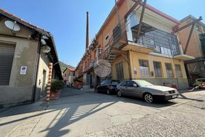 CAPANNONE A GENOVA