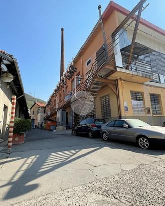 CAPANNONE A GENOVA
