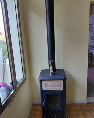  Stufa a legna Nordica   Dorella  L8