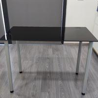 scrivania vetro nero temprato Ikea