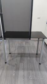 scrivania vetro nero temprato Ikea