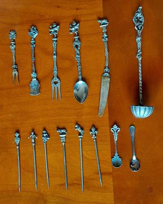 14 posatine vintage con decorazioni varie