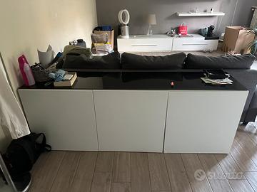 Mobile ikea Besta con vetro