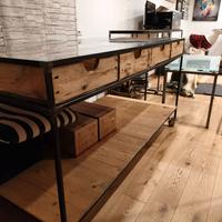 Tavolo industrial con cassettiera realizzatomisura