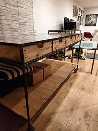 Tavolo industrial con cassettiera realizzatomisura
