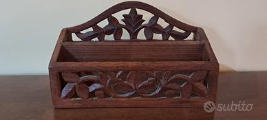 Portalettere in legno intagliato vintage – lavoraz