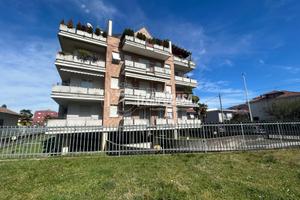 TRILOCALE CON BOX A BEATA GIULIANA !