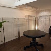 Arredamento completo per negozio di abbigliamento