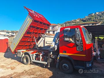 Iveco eurocargo con gru