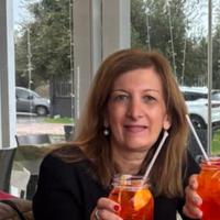 Commessa.banconiera bar e addetta pulizie