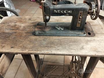 Macchina da cucire Necchi