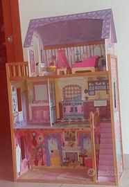 Casa delle bambole in legno