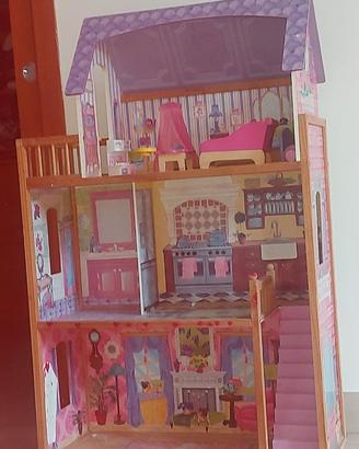 Casa delle bambole in legno