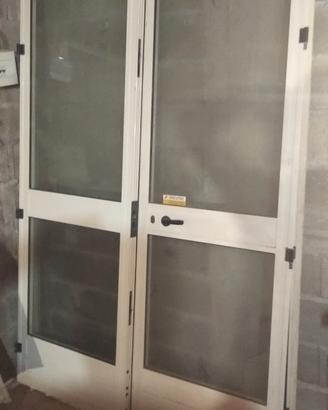 porte di alluminio con vetri antisfondamento