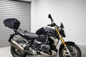 BMW R 1250 R Triple Black 2024 – Akrapovič – garan