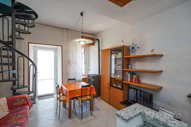 CASA SEMINDIPENDENTE A CANONICA D'ADDA