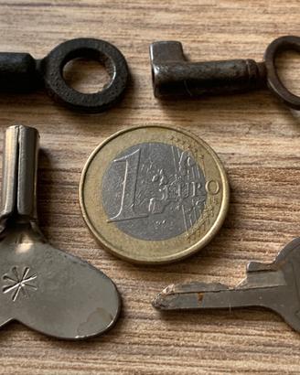 4 VECCHIE PICCOLE CHIAVI LUCCHETTO VINTAGE