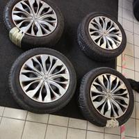 4 pneumatici invernali GOODYEAR+ cerchi in ferro