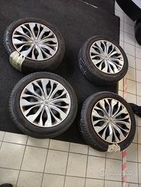 4 pneumatici invernali GOODYEAR+ cerchi in ferro